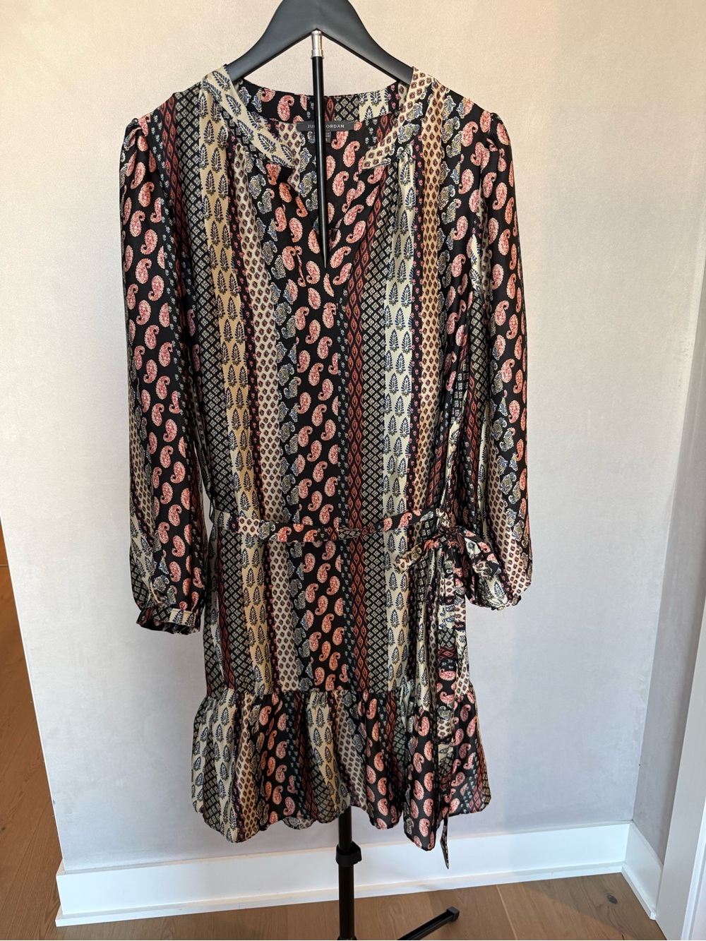 julia jordan Black and Pink Paisley Stripe Long Sleeve Ruffle Dress